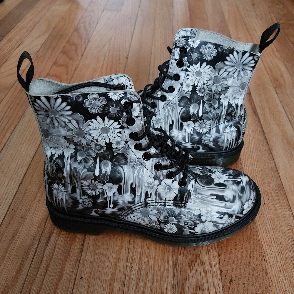Dr. Martens Pascal Slime Floral Very EUC Size 9 Women's